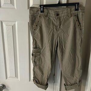 Crop pants, cargo style
